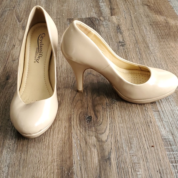 High heels - Picture 1 of 2